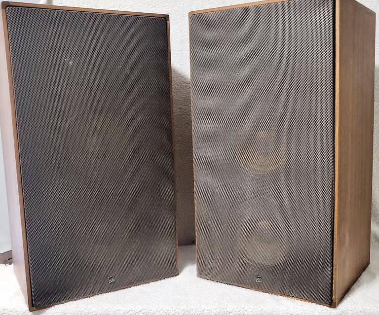 ADS L810 Loudspeaker 3-WAY ACOUSTIC SUSPENSION SPEAKER